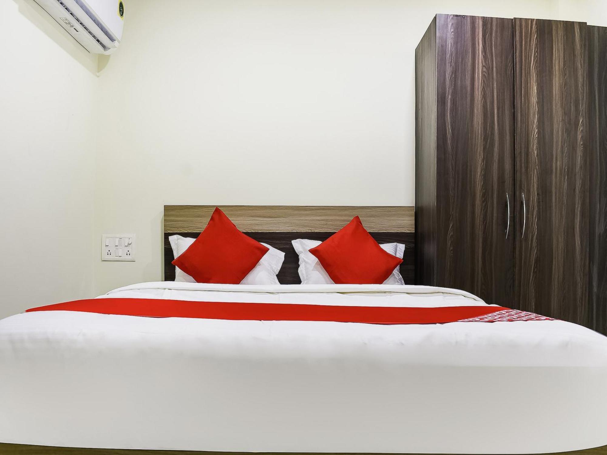 Hotel O S&H Residency Khandagiri Kültér fotó