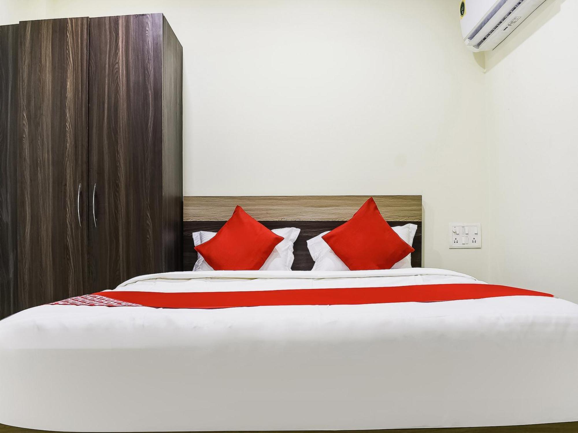 Hotel O S&H Residency Khandagiri Kültér fotó